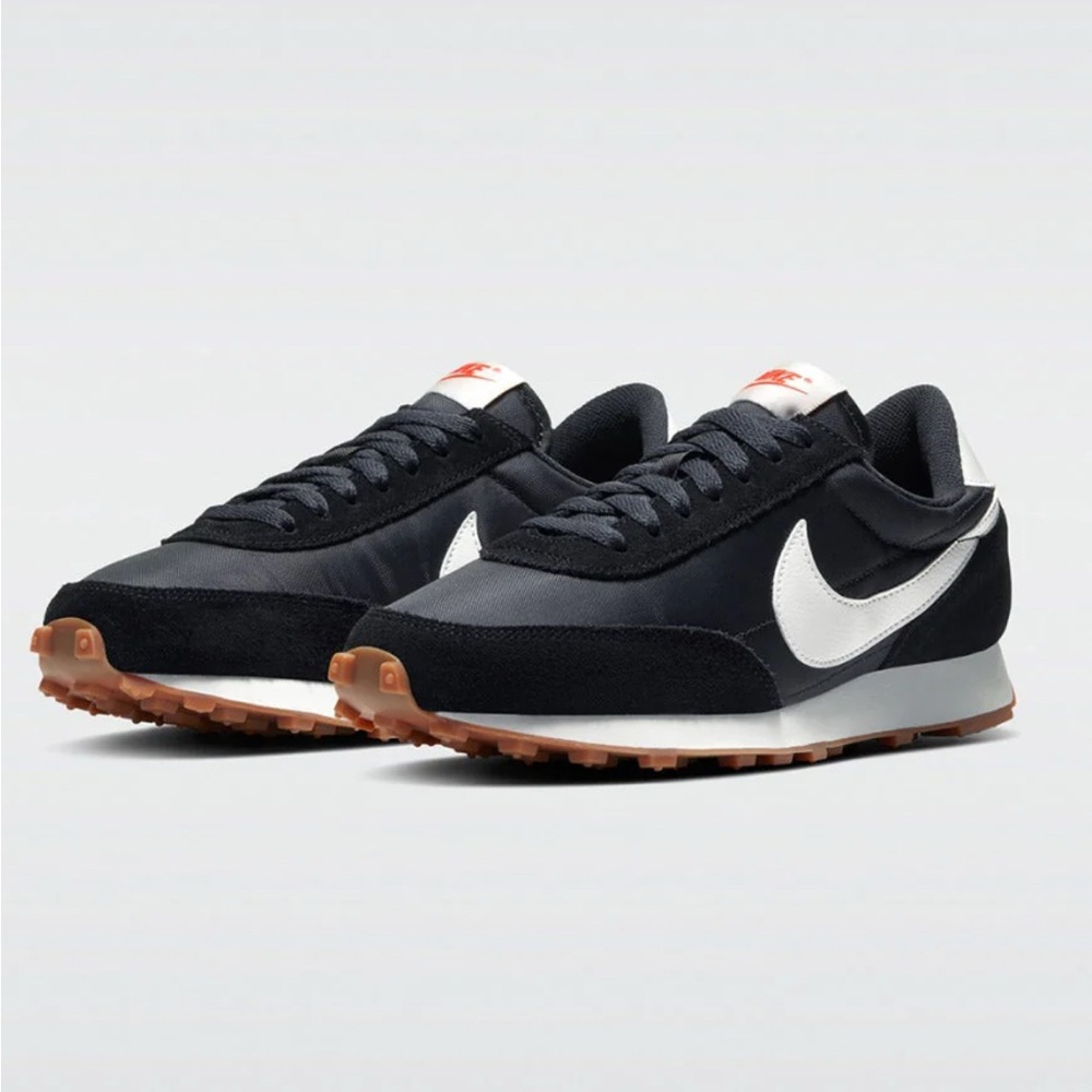Nike Women’s Daybreak - Picture 2 of 9